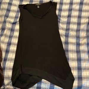 Black house white market sleeveless shirt